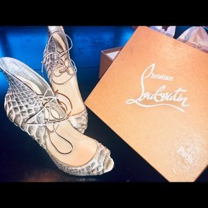 Mega Vamp Python Lace-Up Red Sole Pump, Gray